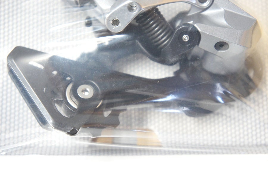 ▽▽未使用 シマノ SHIMANO 105 ディレイラー前後セット FD-R7000-F RD