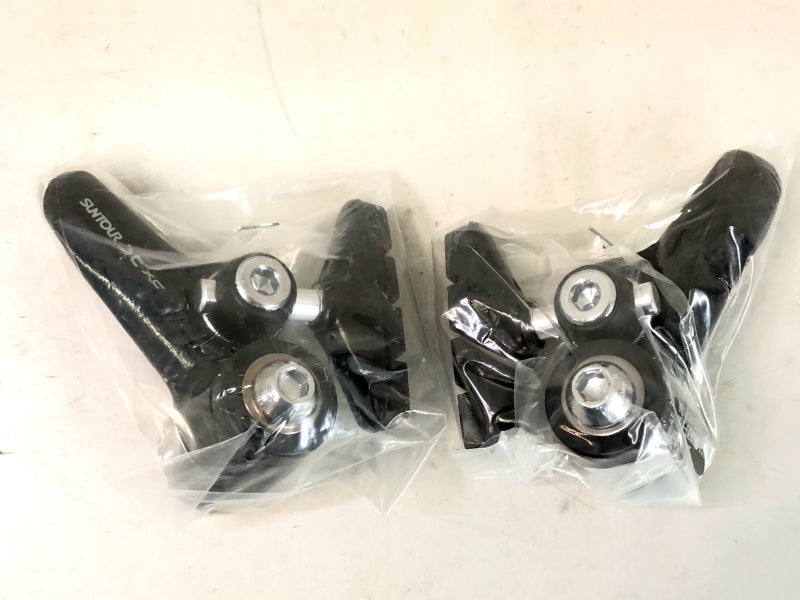 未使用品 サンツアー SUNTOUR カンチレバーブレーキキャリパー XC PRO