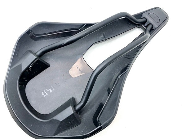 フィジーク FIZIK ARGO VENTO ブラック サドル（サイクルパラダイス