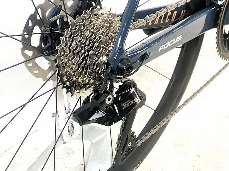 未走行品 フォーカス FOCUS IZALCO MAX 9 12速 105 Di2 油圧DISC 2024