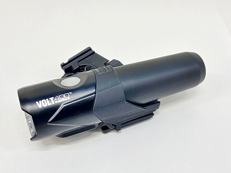 美品 キャットアイ CATEYE ボルト VOLT400 NEO フロントライト 点灯