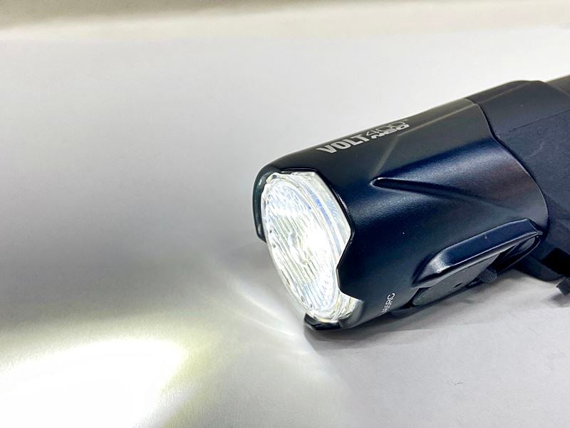 美品 キャットアイ CATEYE ボルト VOLT400 NEO フロントライト 点灯