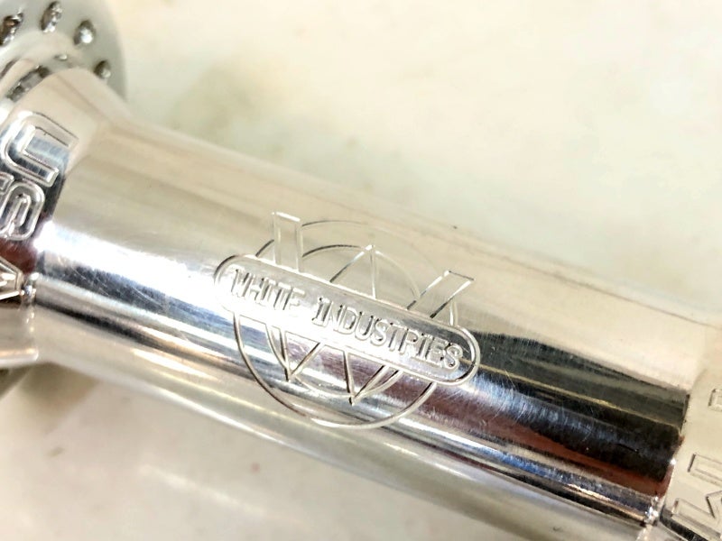 ホワイトインダストリーズ WHITE INDUSTRIES T11 フロントハブ T11