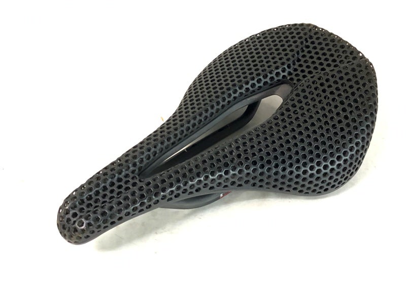 ティーエヌアイ TNI ライトフライ 3D LITEFLY 3D SADDLE サドル カーボン